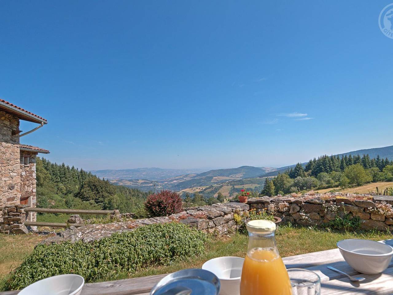 Gîte confortable au cœur du Pilat avec vue imprenable in Doizieux, Parc Naturel Régional du Pilat