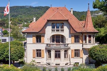 Gîte pour 13 personnes, avec piscine et balcon à Delémont
