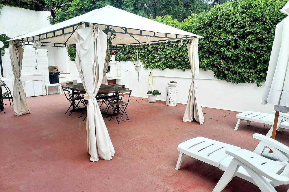 Appartement entier, A 5-minute walk to the beautiful sandy beach in Leporano Marina, Leporano