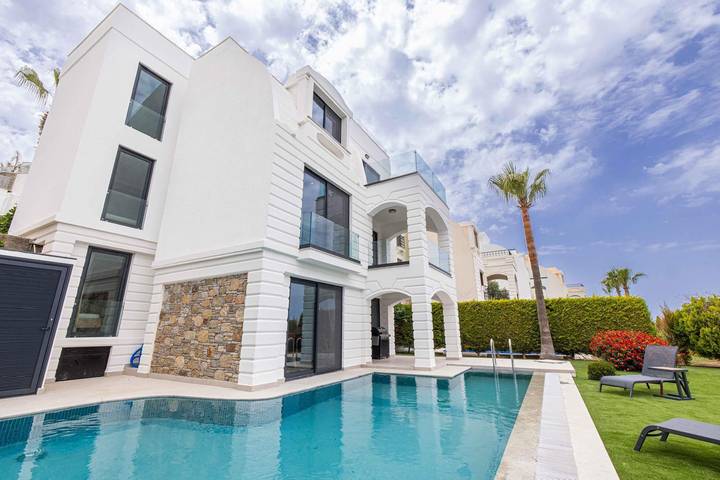 Impresionante villa con piscina privada y vistas de lujo in Bodrum, Egeo Turco