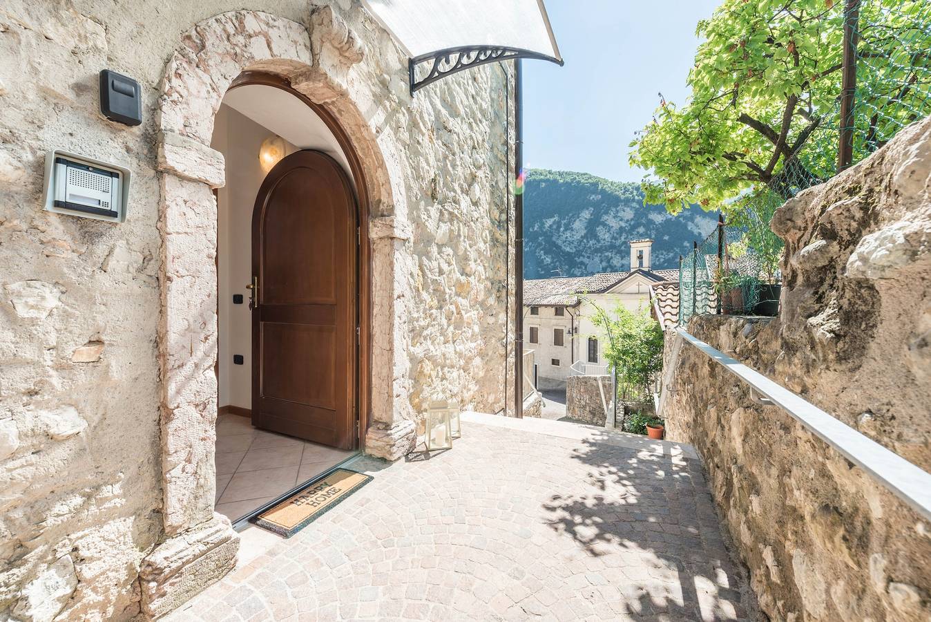 Entire apartment, Vacation Apartment "Ania Vista Castello" with Mountain View & Terrace in Tenno, Garda Mountains