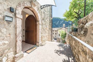 Ferienwohnung für 5 Personen in Tenno, Gardasee-Berge, Bild 2