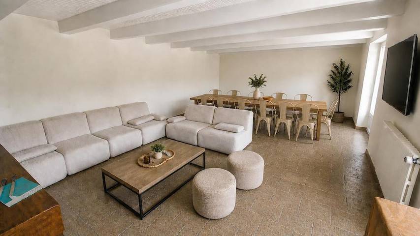 Maison de vacances pour 14 personnes, avec jacuzzi ainsi que piscine et terrasse