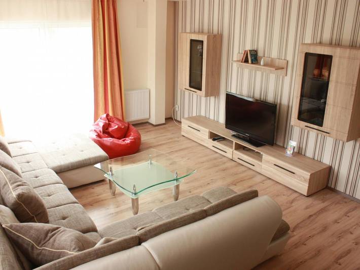 Ferienhaus für 9 Personen, mit Garten in Neuendorf (Bei Saal)