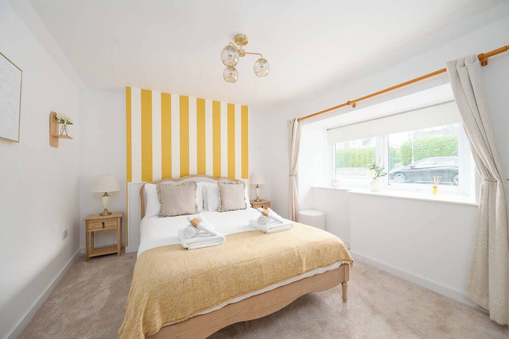 Hideaway Cottage With Hot Tub. Pet Friendly! in Portsoy, Aberdeenshire