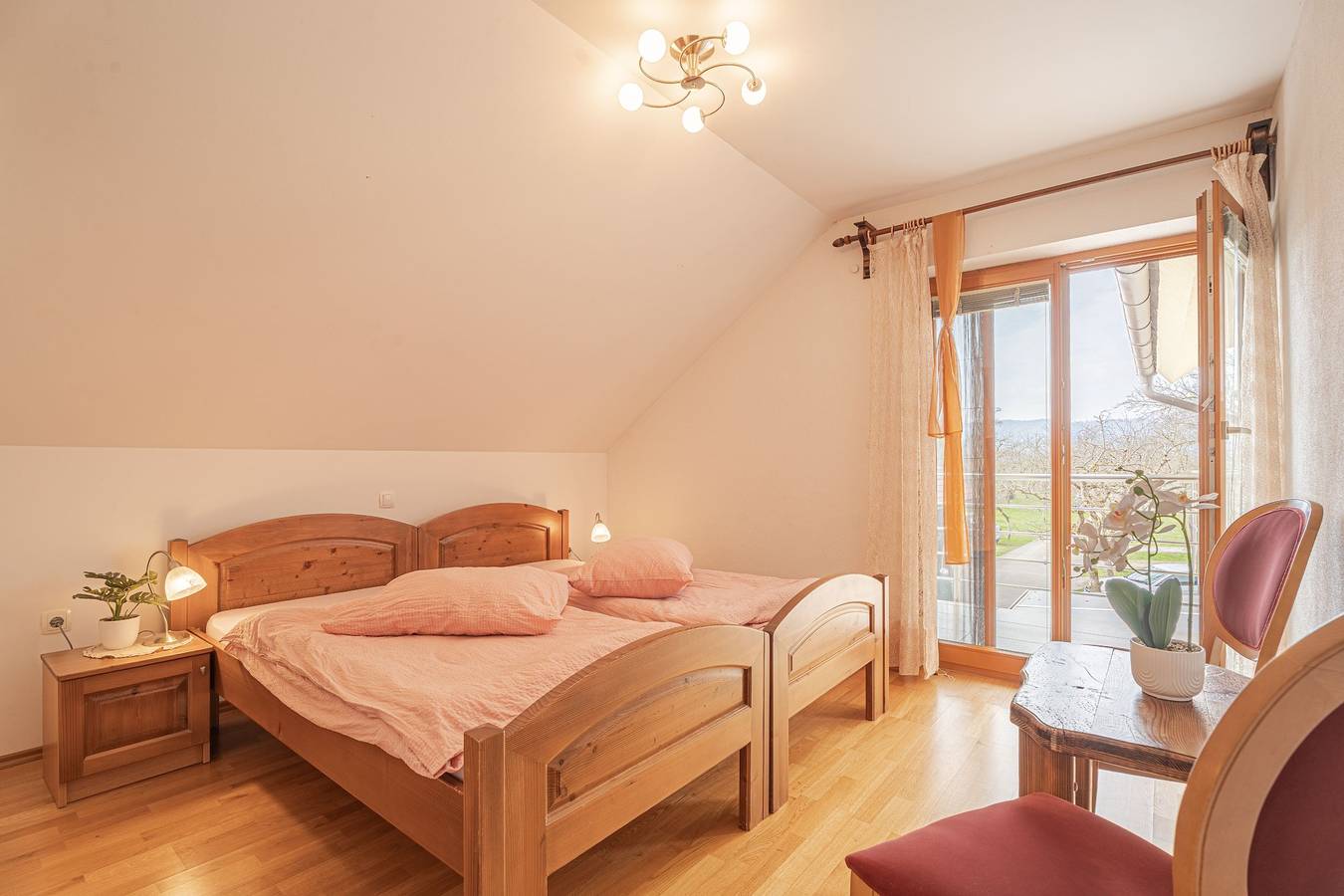Hotel für 2 Personen mit Balkon in Cerknica, Innerkrain-Karst
