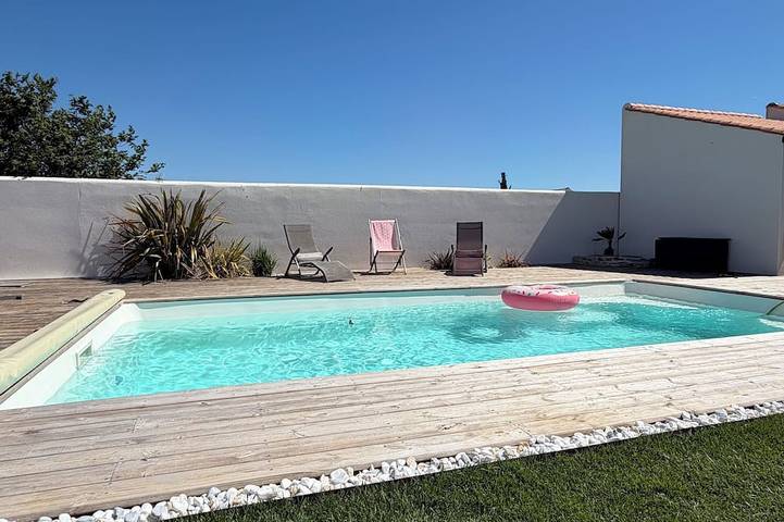 Location de vacances pour 8 personnes, avec terrasse à Andilly