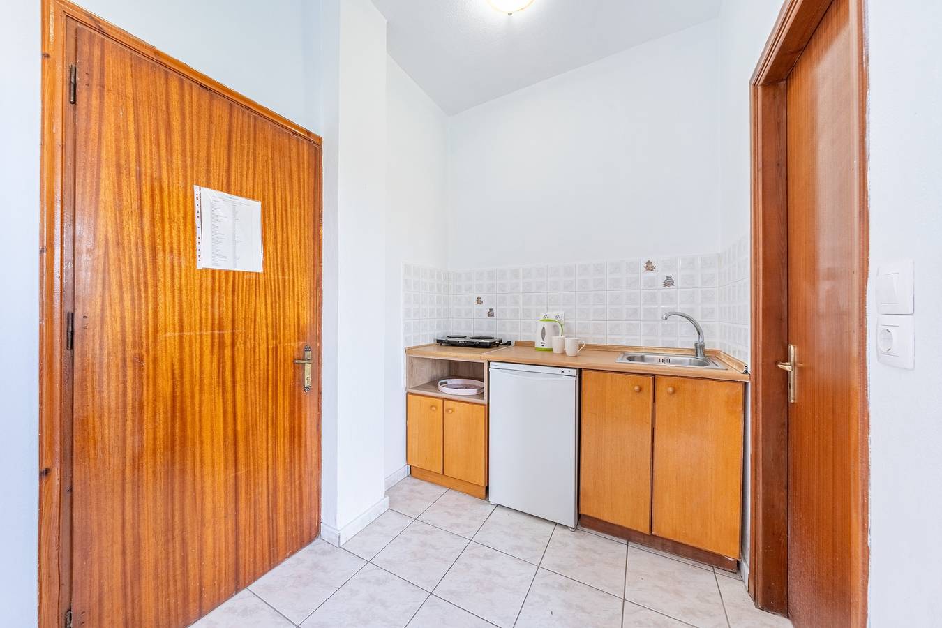 Ganzes Studio, Einzimmerapartment '4 Standard' mit gemeinsamer Terrasse, Wi-Fi und Klimaanlage in Kavos, Korfu