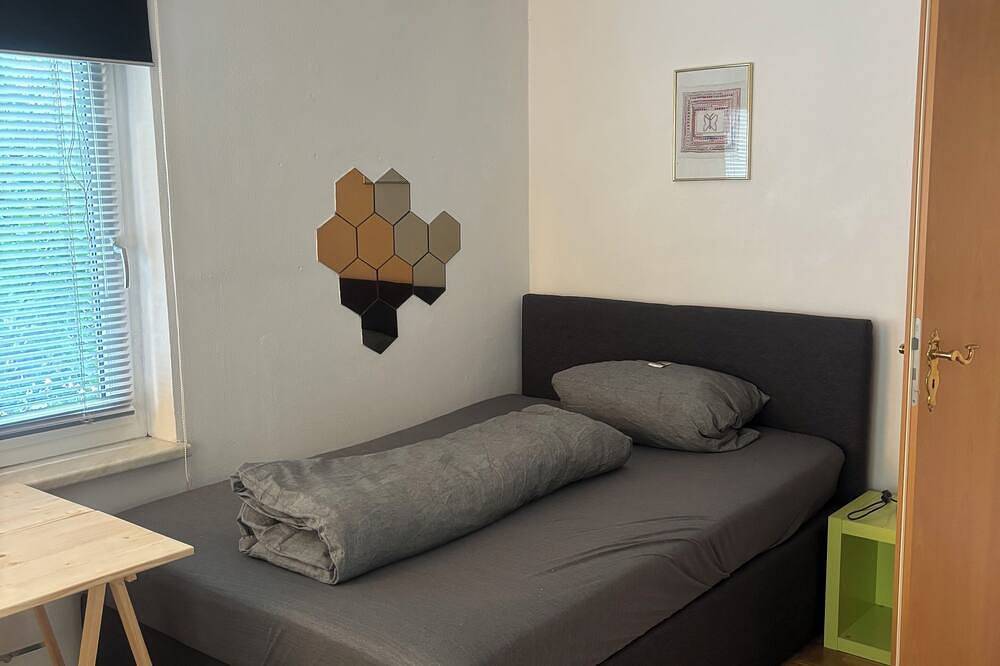 Ganze Wohnung, Moderne 3-Zimmer Wohnung in Erlangen, Franken