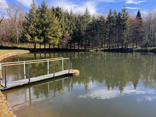 Maison de campagne pour 6 personnes, avec Terrasse et Jardin ainsi que Vue sur le lac et Vue à Manzat - 3