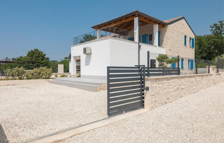 Ferienhaus für 9 Personen, mit Terrasse und Sauna sowie Whirlpool