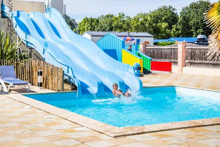 Camping pour 10 personnes, avec Terrasse à Saint-Georges-d'Oléron