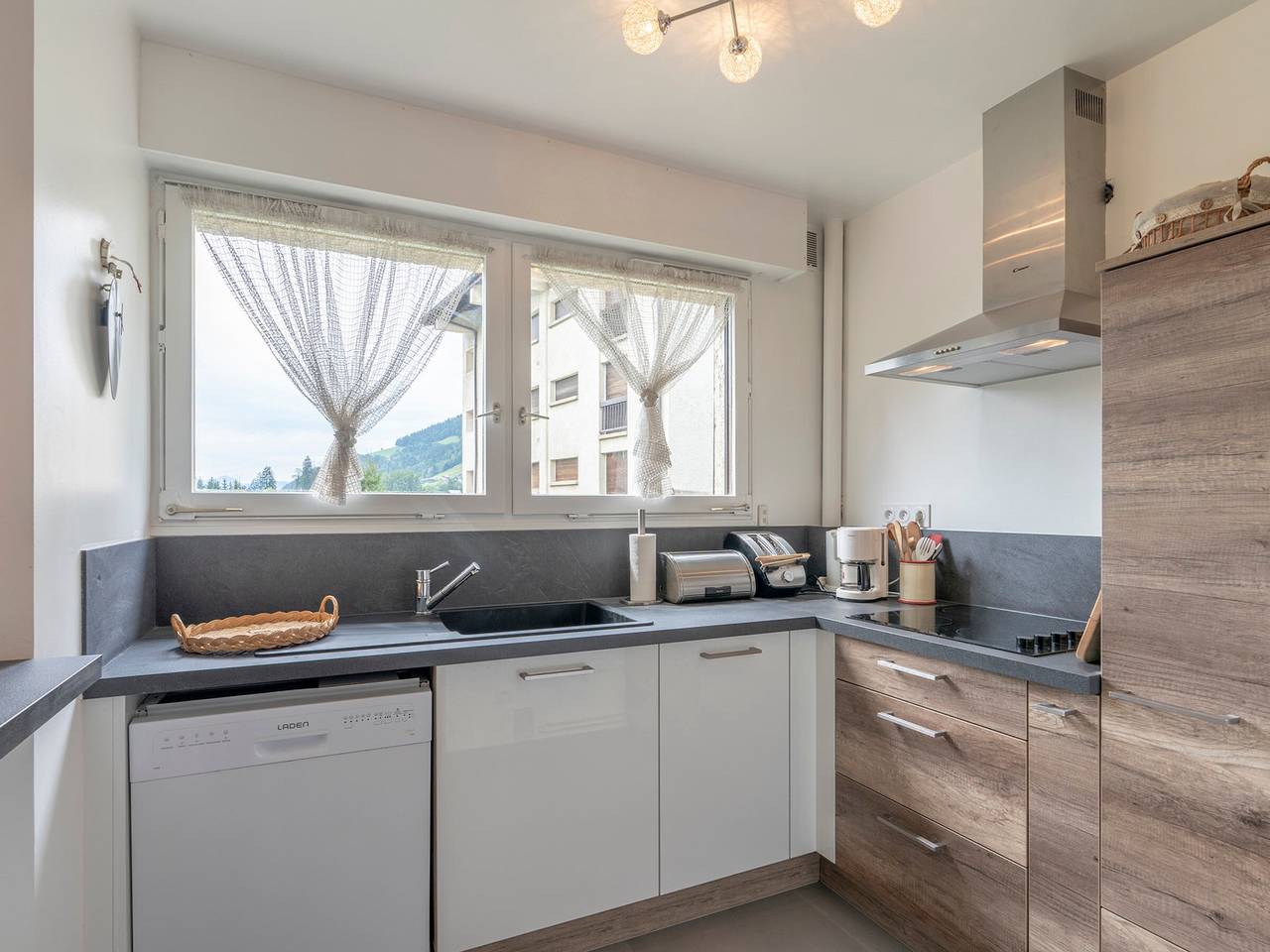 Appartement entier, Appartement 2 pièces avec balcon, piscine, parking, à 11 min du centre de Megève in Megève, Pays du Mont-Blanc