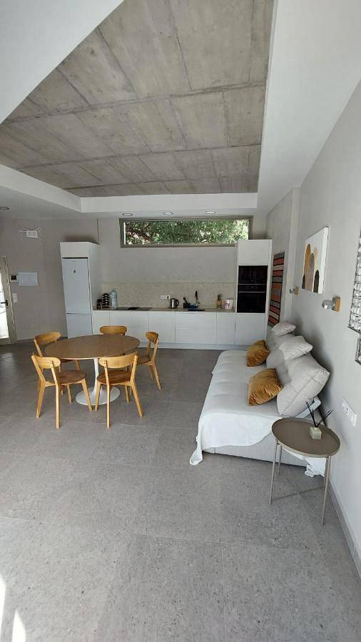 Location de vacances pour 4 personnes, avec balcon ainsi que jacuzzi et piscine dans Los Menores - 2