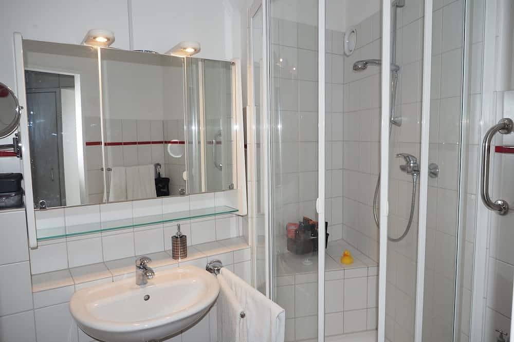 Ganze Wohnung, Schleiverliebt im Wikingturm 21.5 - 21. Stock, Aufzug, Tiefgaragen-Stellplatz in Schleswig, Schleswig & Umgebung
