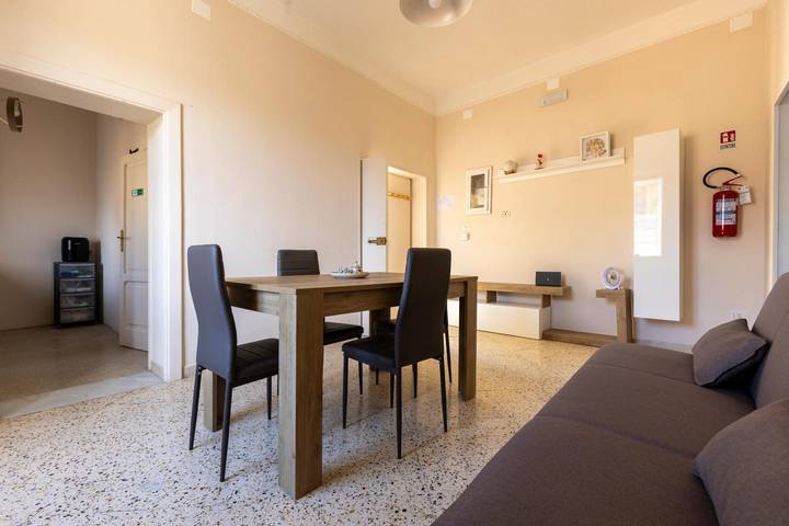 Gîte pour 5 personnes, avec balcon, adapté aux familles à Pompei - 4