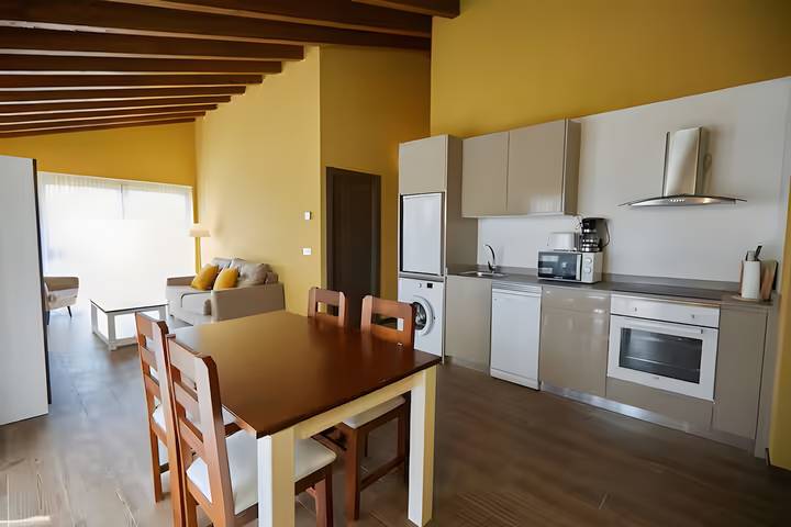 Casa rural para 4 personas, con jardín, Se admiten mascotas en Parres - 2