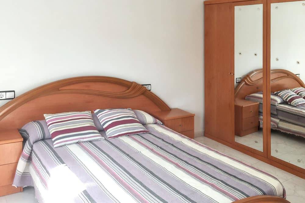 Entire apartment, Homerez - Apartment in Laxe with Balcony in Laxe, Costa da Morte