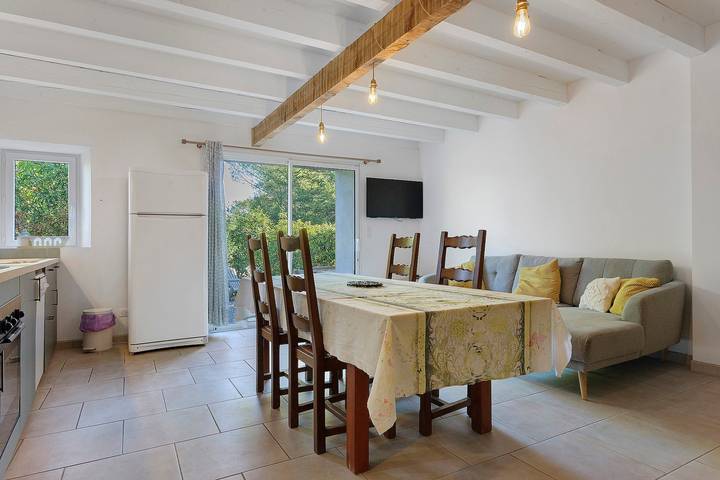 Ganze Wohnung, Ferienhaus „Les Cyprès Gemeinschaftspool“ mit Bergblick, Wlan und Klimaanlage in Les Vans, Cevennen