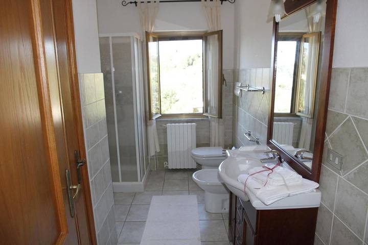 Gîte pour 3 personnes, avec piscine ainsi que terrasse et jardin à Cala Liberotto - 2
