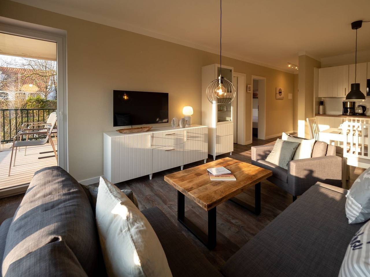 Ganze Wohnung, Im Jahr 2022 komplett neu und geschmackvoll renoviertes 3-Zimmer-Appartement mit Balkon in Spiekeroog