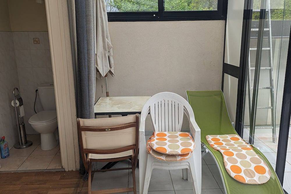 Entire apartment, Apartment 'Appartement Rochenoir' with Mountain View, Private Terrace and Wi-Fi in Saint-Jean-de-Maurienne, Saint-Jean-de-Maurienne region