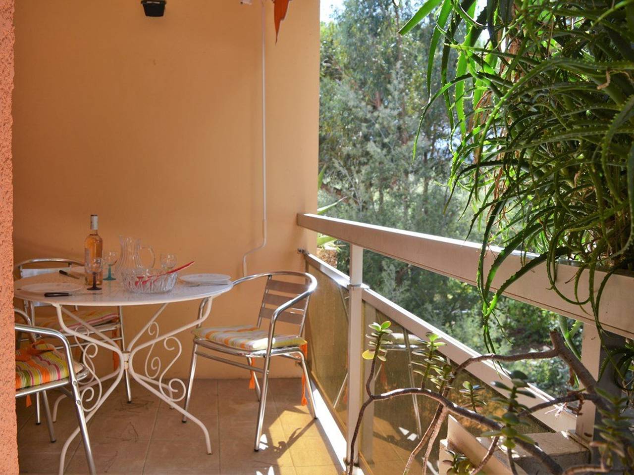 Appartement De Vacances pour 4 Personnes dans Bormes-les-Mimosas, Région de Toulon