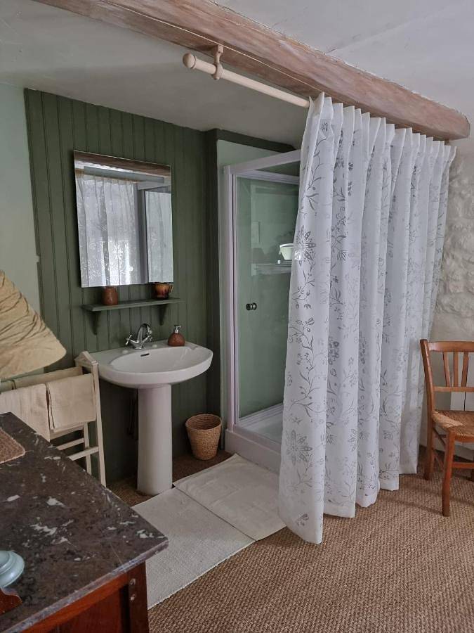 Location de vacances pour 2 personnes, avec vue et jardin à Saint-Thomas-de-Conac - 3