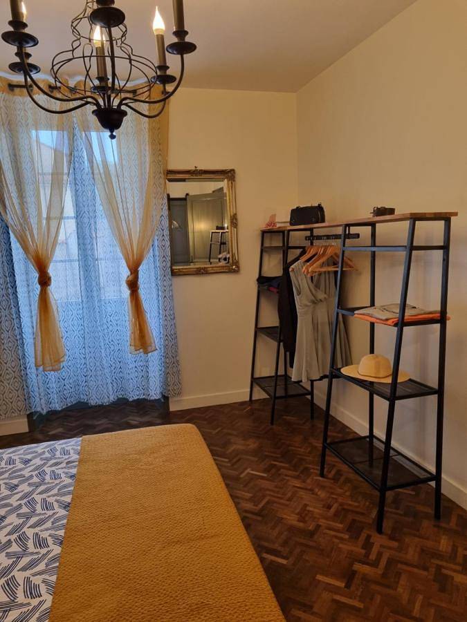 Gîte pour 5 personnes, avec jardin à Saint-Même-les-Carrières - 4