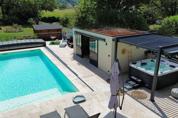 Gîte pour 6 personnes, avec Jacuzzi et Terrasse ainsi que Jardin et Sauna à Chozeau