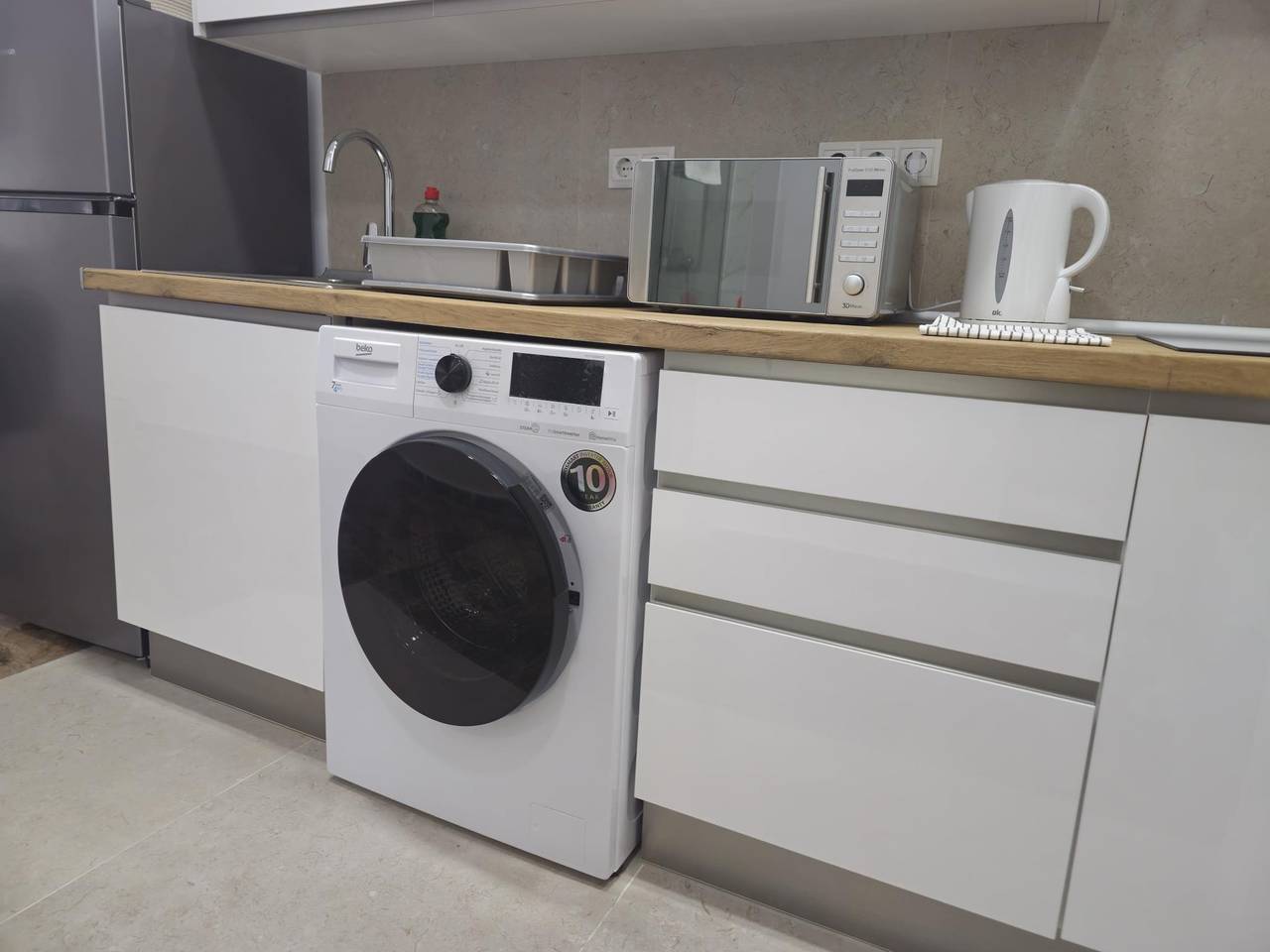 Entire vacation apartment, Tao City Center Apartment near Nogalera and train station in Torremolinos Centre, Torremolinos