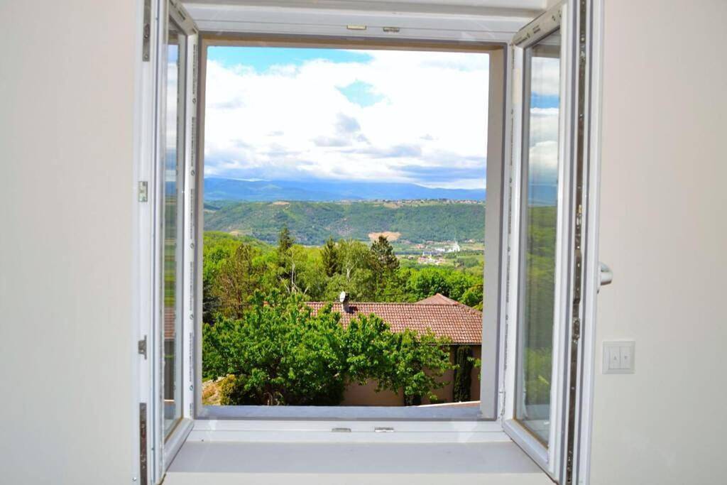 Villa complète au calme avec vue imprenable in Beausemblant, Région de Valence