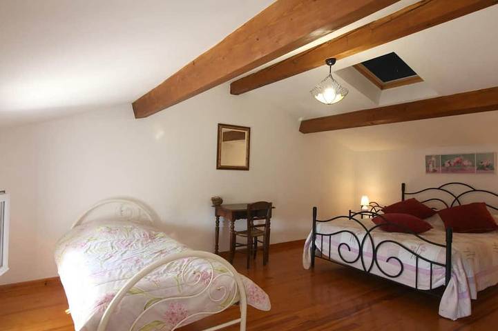 Location de vacances pour 5 personnes, avec jardin à Saint-Christophe-des-Bardes - 3