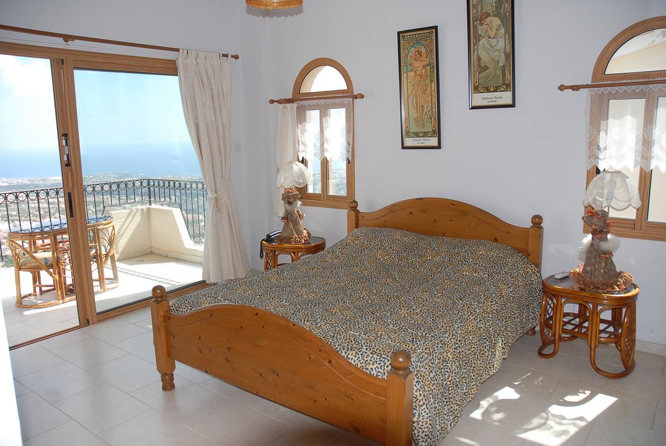 Peyia Villa with sea view, private pool, and garden in Peyia, South Cyprus