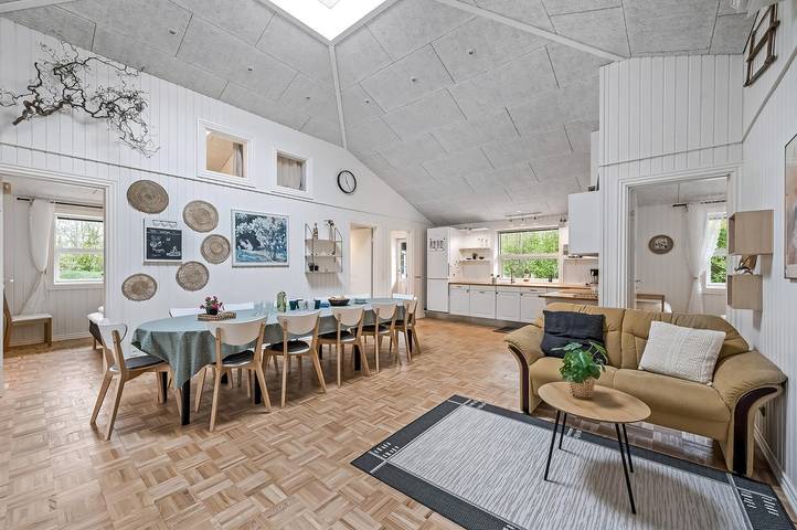 Ferienhaus für 12 Personen, mit Terrasse