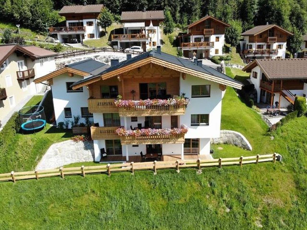Ganze Wohnung, Chalet in Wald nahe Skipisten in Pinzgau