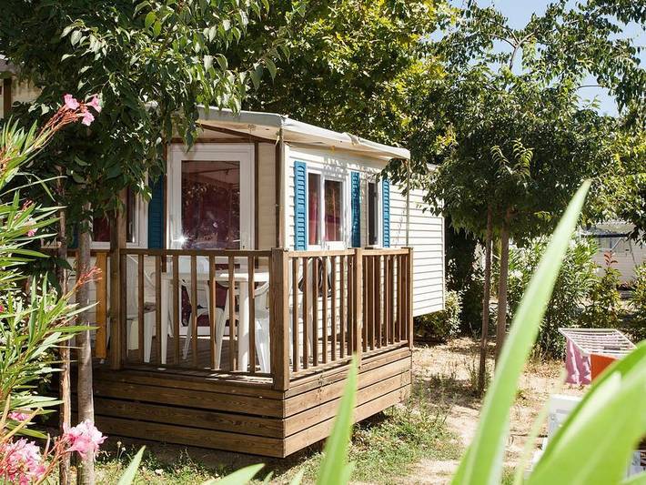 Camping pour 4 personnes, avec bassin pour enfant en Provence - 3