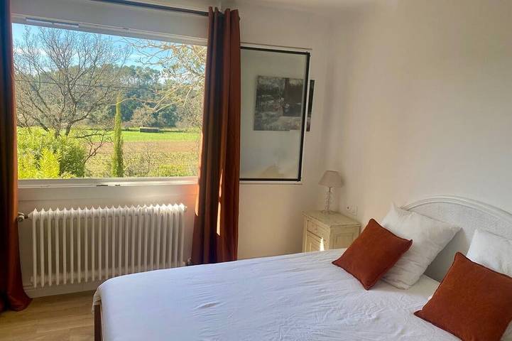 Family villa - Breathtaking view of the vineyards - private, fenced pool. in Entrecasteaux, Región Brignoles