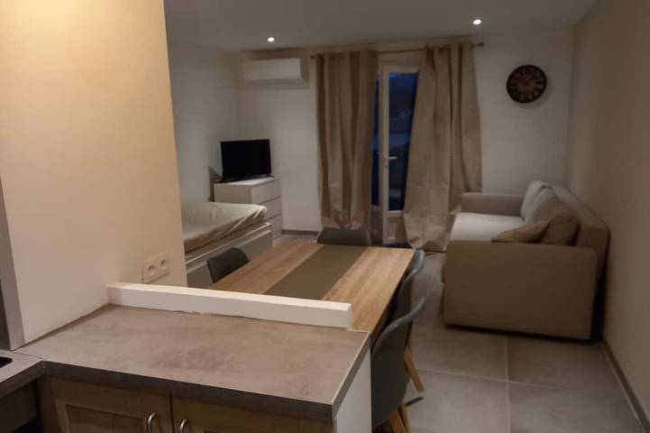 Gîte pour 4 personnes dans Plage des Sablettes - 2