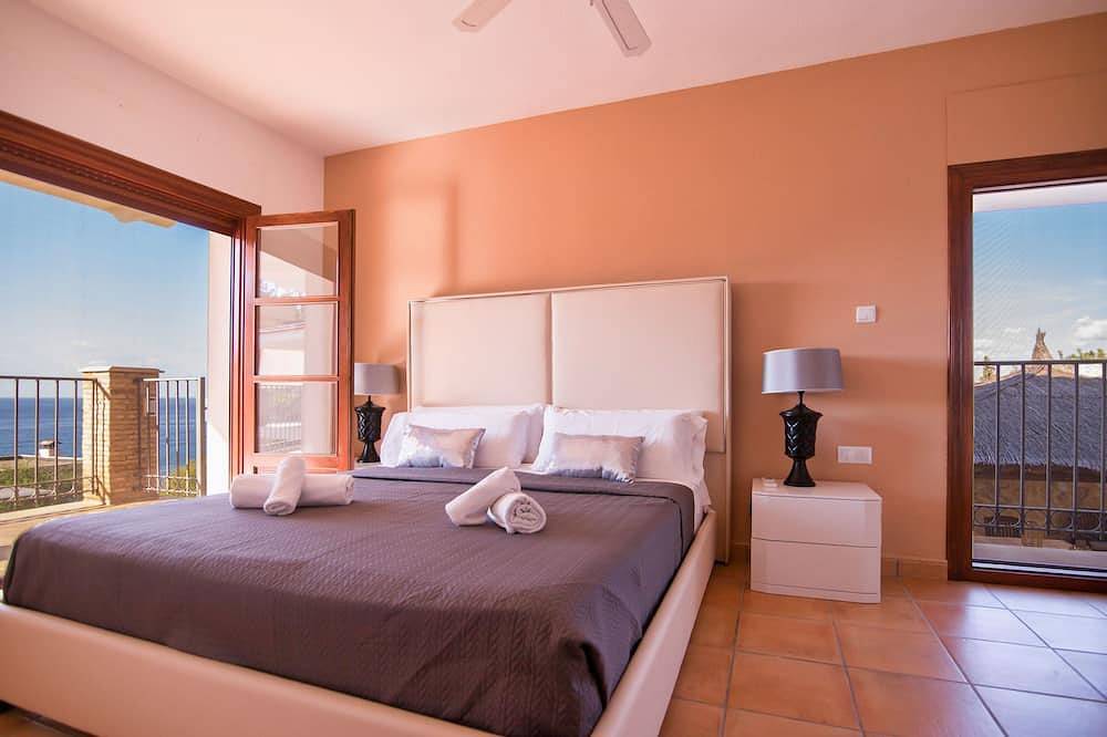 Luxury Villa Christine sea View 6 bed 5 Bath in cala Piteres (el Campello), El Campello