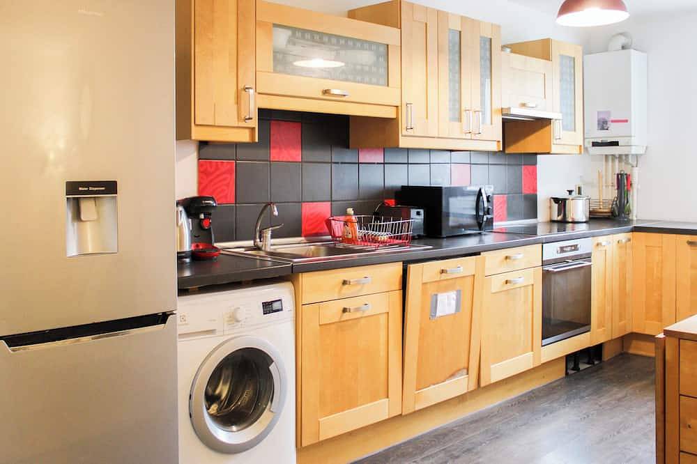 Apartamento entero, Spacious 69 m² nest with balcony. in Aubervilliers, Sena-Saint Denis
