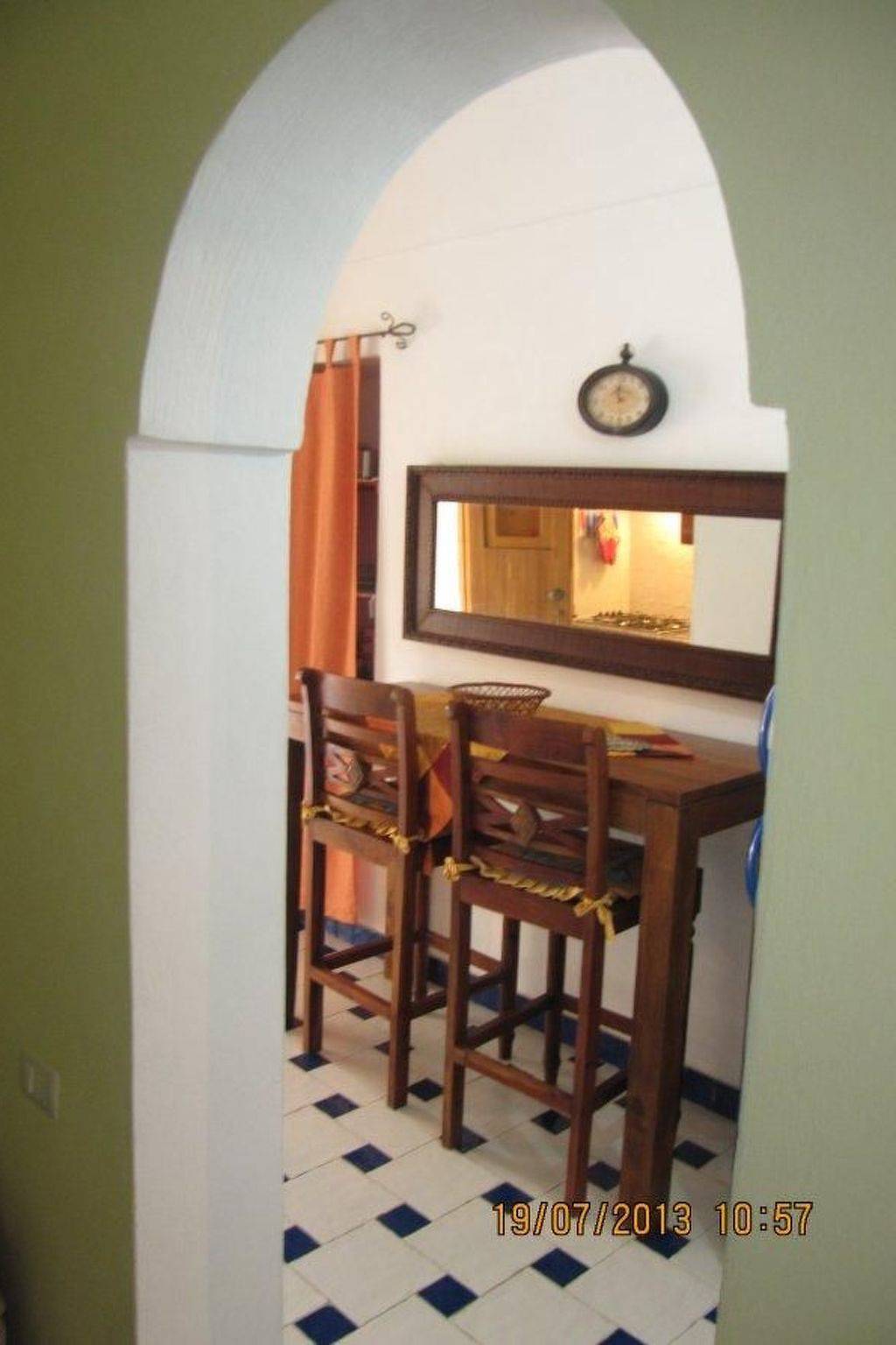 Dammuso Ibiscus mit Blick aufs Wasser in Isola di Pantelleria (Italia), Provincia di Trapani