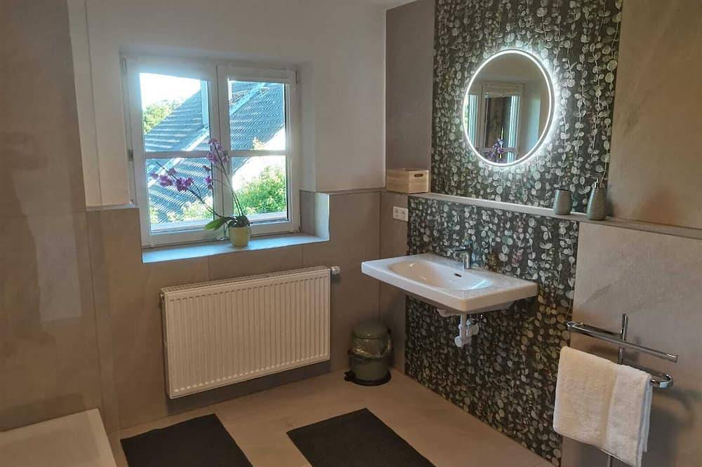 Ganze Wohnung, Ferienwohnung Grey House in Laufen, Rupertiwinkel