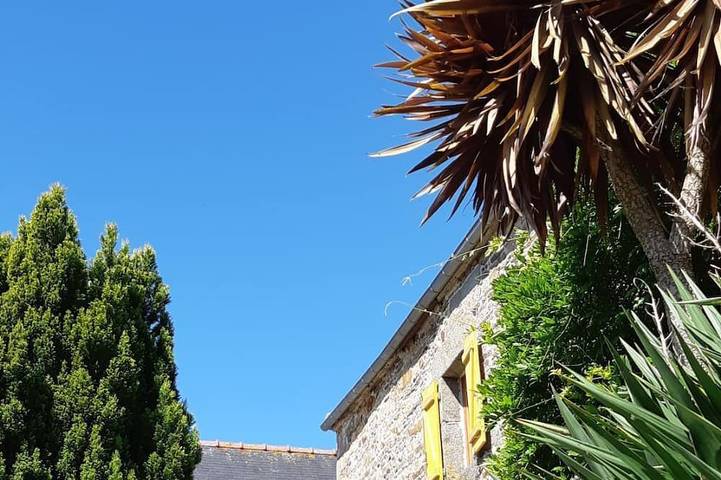 Gîte pour 3 personnes, avec Terrasse et Jardin à Bégard