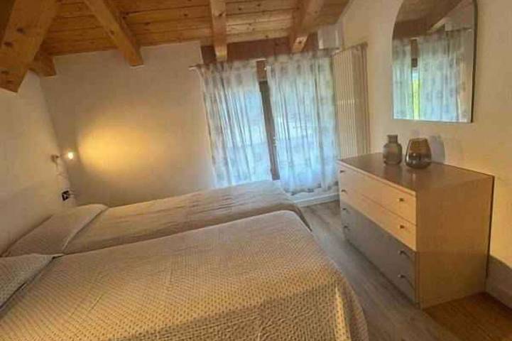 Ganze Wohnung, Ferienwohnung mit Pool und Bergblick in Mezzolago, Ledro