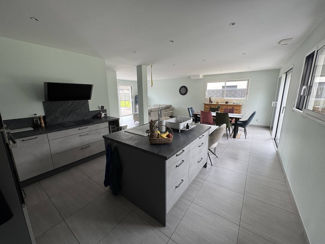 Maison de vacances à 3 min du circuit 24H Le Mans avec terrasse, jardin privé et Wi-Fi in Changé, Sarthe