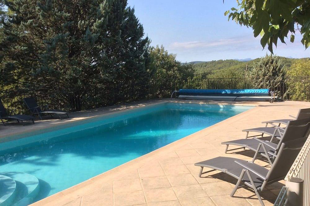 Superbe Villa Isolée Avec Vue Imprenable Et Piscine Chauffée in Saint-Antonin-du-Var, Région de Brignoles