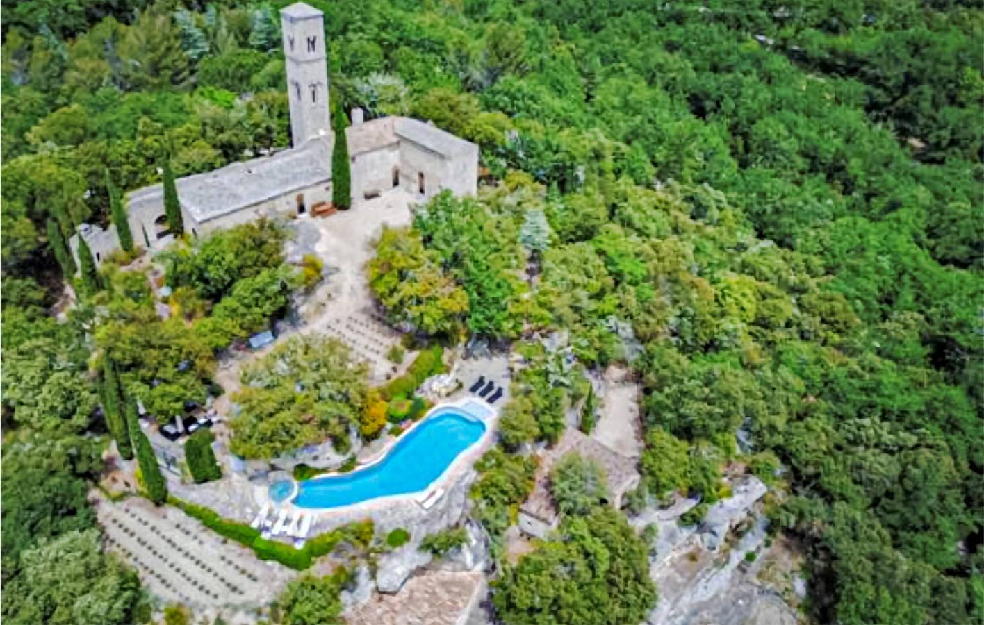 Apartamento con vistas a la montaña, piscina y plaza de aparcamiento in Bonnieux, Parque natural regional del Luberon