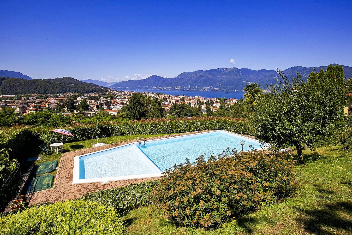 Geheel appartement, Vakantieappartement voor 3 personen met uitzicht op het meer in Luino, Comune di Luino