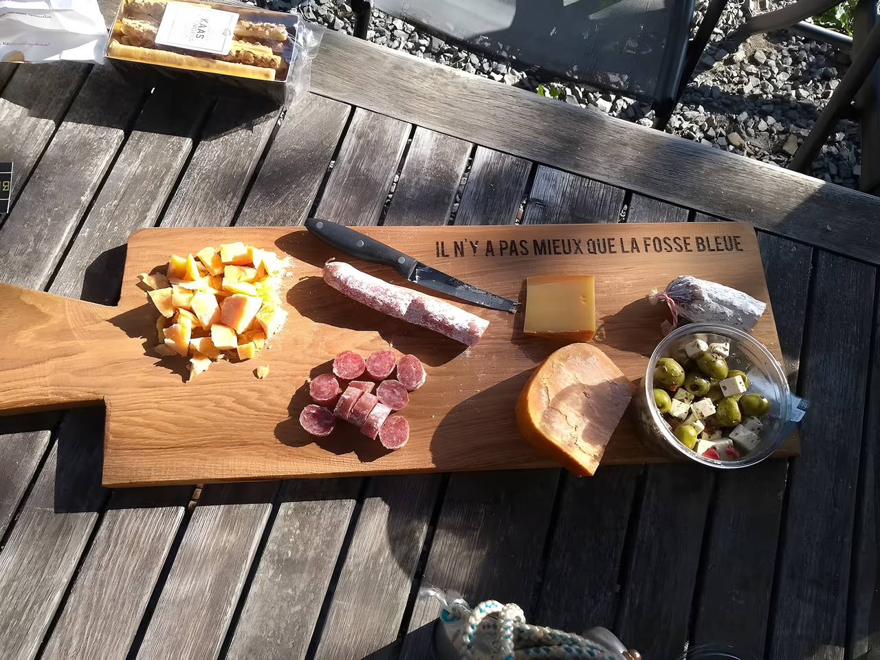 Chambre d’hôtes « La Fosse Bleue, Écureuil » avec terrasse partagée in Signy-l'Abbaye, Ardennes